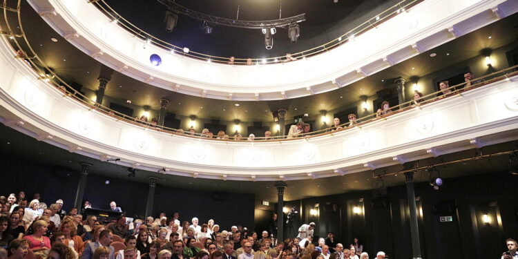 Zwidy opanują Teatr im. Stefana Żeromskiego