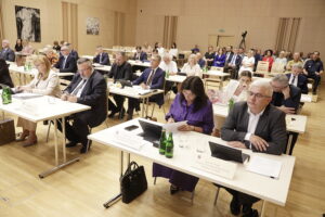 Czy radni sejmiku udzielą wotum zaufania i absolutorium zarządowi województwa? - Radio Kielce