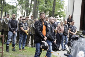 23.06.2025 Kielce. Pogrzeb Macieja Duszy - motocyklisty, instruktora nauki jazdy, prezesa stowarzyszenia CK Bikers i żołnierza zawodowego / Fot. Jarosław Kubalski - Radio Kielce