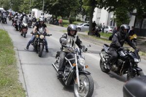 23.06.2025 Kielce. Pogrzeb Macieja Duszy - motocyklisty, instruktora nauki jazdy, prezesa stowarzyszenia CK Bikers i żołnierza zawodowego / Fot. Jarosław Kubalski - Radio Kielce