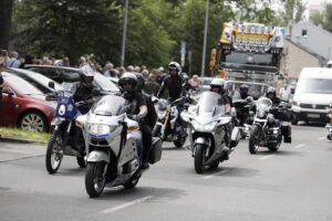 23.06.2025 Kielce. Pogrzeb Macieja Duszy - motocyklisty, instruktora nauki jazdy, prezesa stowarzyszenia CK Bikers i żołnierza zawodowego / Fot. Jarosław Kubalski - Radio Kielce