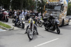 23.06.2025 Kielce. Pogrzeb Macieja Duszy - motocyklisty, instruktora nauki jazdy, prezesa stowarzyszenia CK Bikers i żołnierza zawodowego / Fot. Jarosław Kubalski - Radio Kielce