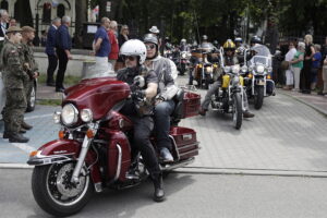 23.06.2025 Kielce. Pogrzeb Macieja Duszy - motocyklisty, instruktora nauki jazdy, prezesa stowarzyszenia CK Bikers i żołnierza zawodowego / Fot. Jarosław Kubalski - Radio Kielce