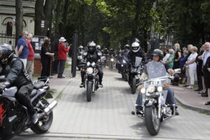 23.06.2025 Kielce. Pogrzeb Macieja Duszy - motocyklisty, instruktora nauki jazdy, prezesa stowarzyszenia CK Bikers i żołnierza zawodowego / Fot. Jarosław Kubalski - Radio Kielce