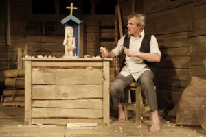 „Spowiedź w drewnie". W piątek premiera dla dorosłych w Teatrze Lalki i Aktora „Kubuś" - Radio Kielce