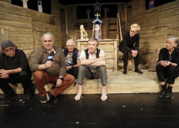 24.06.2025 Kielce. Teatr Lalki i Aktora „Kubuś”. Próba spektaklu "Spowiedź w drewnie". Na zdjęciu od lewej: Andrzej Kuba Sielski, Ryszard Doliński, Mikołaj Malesza, Zdzisław Reczyński, Małgorzata Sielska i Jolanta Kęćko / Fot. Jarosław Kubalski - Radio Kielce