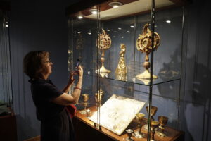 26.06.2025. Kielce. Muzeum Diecezjalne w Kielcach. Otwarcie jubileuszowej wystawy IUBILAEUM / Fot. Jarosław Kubalski - Radio Kielce