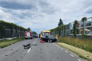 Tragiczny wypadek w Promniku. Nie żyje pasażerka jednego z pojazdów