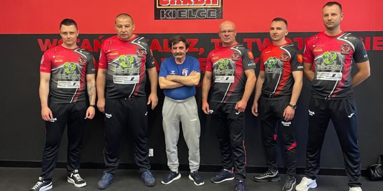 Charyzmatyczny trener poprowadził trening i seminarium w klubie Garda Kielce
