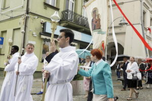 Wierni uwielbiają Boże Ciało za jego rodzinny charakter - Radio Kielce