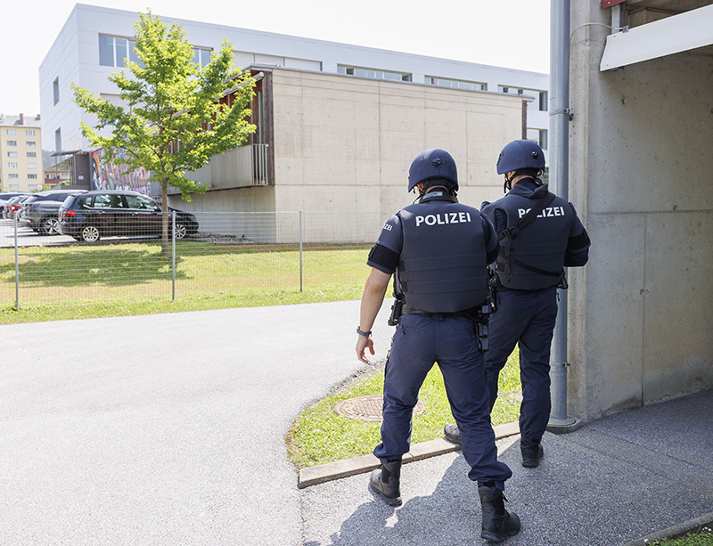 Atak w austriackiej szkole. Są ofiary śmiertelne - Radio Kielce 10.06.2025. Austria. Atak w szkole średniej w mieście Graz / Fot. EPA/ERWIN SCHERIAU
