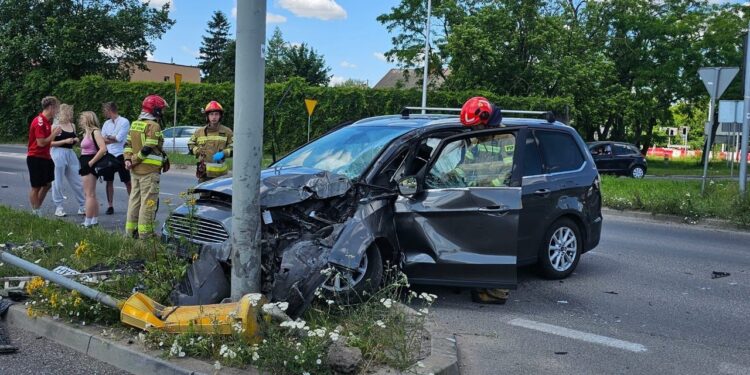 21.06.2025. Kielce. Wypadek na skrzyżowaniu ulic Krakowskiej i Górników Staszicowskich / Fot. Policja