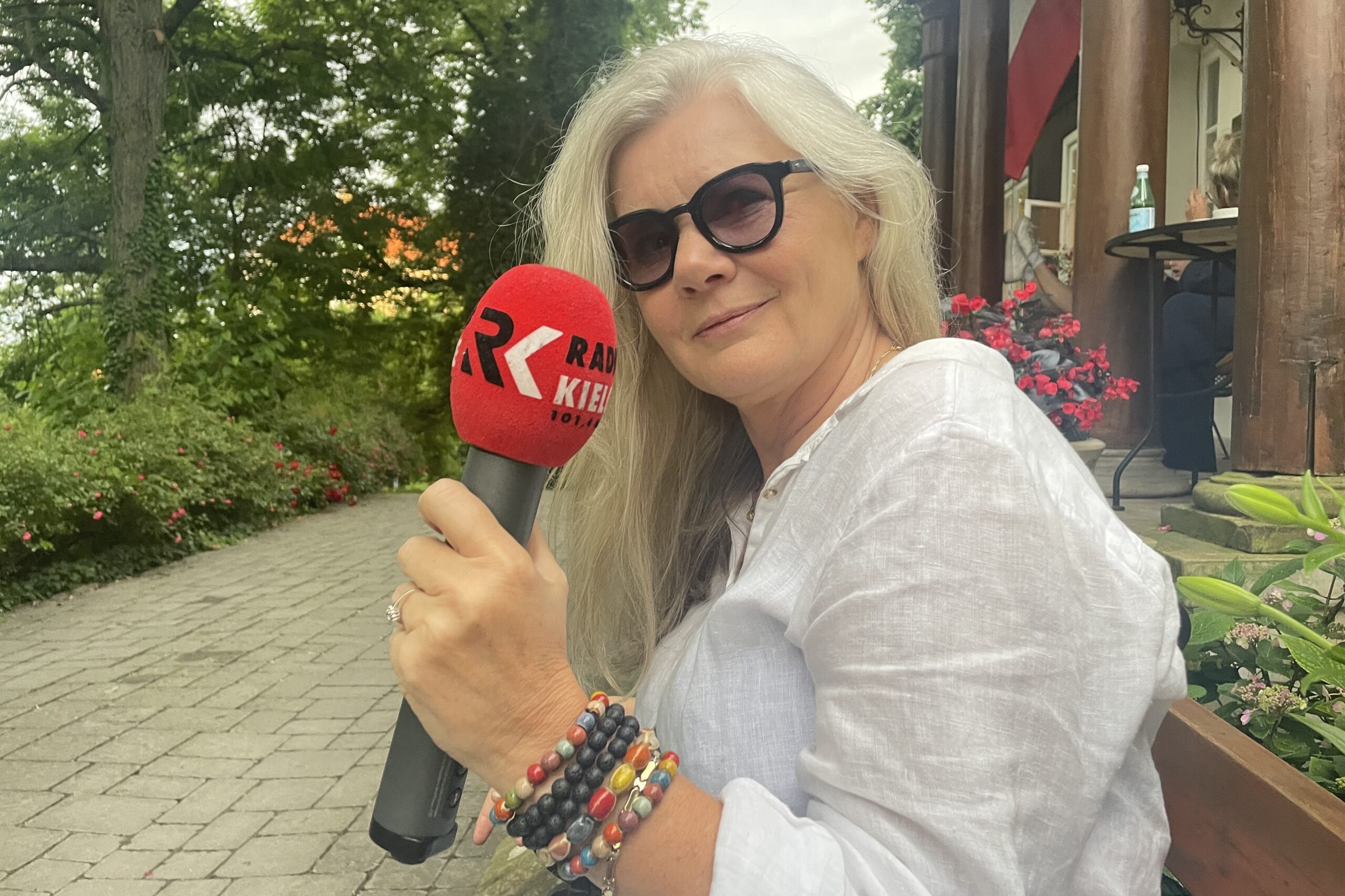 Festiwal Filmów - Spotkań Niezwykłych. W piątek gala z udziałem znanych gwiazd - Radio Kielce Na zdjęciu Katarzyna Kubacka-Seweryn - dyrektorka Festiwalu Filmów i Spotkań Niezwykłych / Fot. Grażyna Szlęzak - Radio Kielce