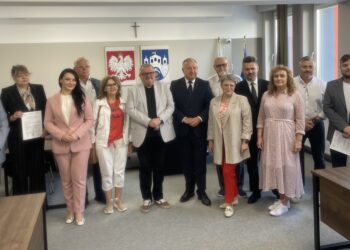 Ostrowiec Świętokrzyski. Przyznanie mikrograntow dla organizacji społecznych / Fot. Anna Głąb - Radio Kielce