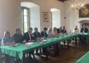 25.06.2025. Sandomierz. Sesja absolutoryjna / Fot. Grażyna Szlęzak - Radio Kielce