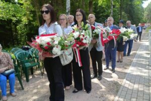 21.06.2025. Skarżysko-Kamienna. Upamiętnienie ofiar hitlerowskiego mordu, dokonanego na Brzasku / Fot. Iwona Jeziorska - wiceprezydent Skarżyska-Kamiennej - Facebook