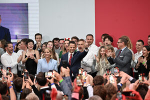 1.06.2025. Warszawa. Wybory prezydenta RP - II tura. Sztab wyborczy Rafała Trzaskowskiego / Fot. PAP - Radek Pietruszka