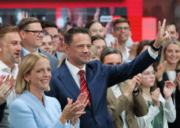1.06.2025. Warszawa. Wybory prezydenta RP - II tura. Sztab wyborczy Rafała Trzaskowskiego / Fot. PAP - Radek Pietruszka