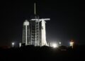 25.06.2025. Floryda. Start rakiety Falcon 9 z kapsułą Crew Dragon z Centrum Kosmicznego Johna F. Kennedy’ego na przylądku Canaveral na Florydzie W ramach misji Axiom-4 rakieta zabrała czwórkę astronautów, w tym Sławosza Uznańskiego-Wiśniewskiego na Międzynarodową Stację Kosmiczną / fot. PAP/Leszek Szymański