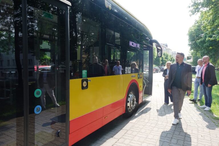 MKS w Skarżysku-Kamiennej testuje elektryczny autobus - Radio Kielce Skarżysko-Kamienna. Testy elektrycznego autobusu / Fot. um.skarzysko.pl