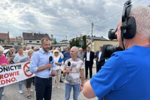 INTERWENCJA. Mieszkańcy Klimontowa domagają się budowy obwodnicy - Radio Kielce