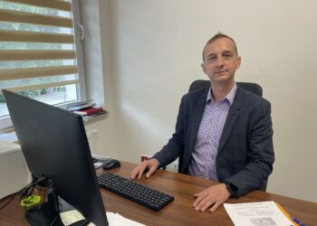 Szklana ławka w Sandomierzu będzie promować czytelnictwo