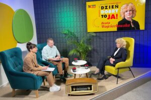 Audycja „Dzień Dobry, to Ja! Rozmowy inne niż wszystkie w Radiu Kielce” . Gościem audycji jest rektor Uniwersytetu Jana Kochanowskiego prof. Beata Wojciechowska. Na zdjęciu (od lewej): Magdalena Galas-Klusek, Tomek Dudek i Beata Wojciechowska / Fot. Jarosław Kubalski – Radio Kielce