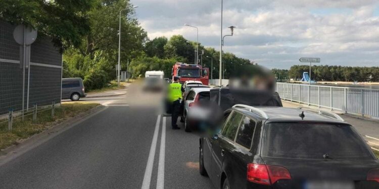 Wypadek w Sielpi, zderzyły się tam cztery pojazdy, a jedna osoba trafiła do szpitala.
