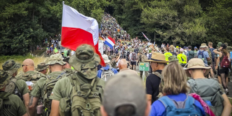 Świętokrzyscy terytorialsi w największym wojskowym marszu na świecie Świętokrzyscy terytorialsi w największym wojskowym marszu na świecie