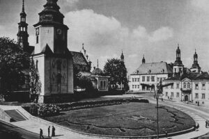 Lata 1965-1970. Kielce. Plac Najświętszej Marii Panny / źródło: fotopolska.eu