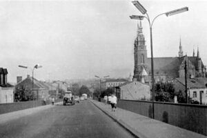 Kielce. 1969 r. Ulica 1 Maja / źródło: fotopolska.eu