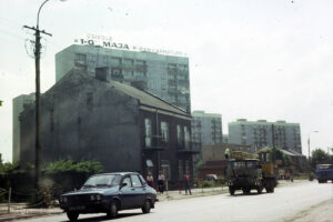 Kielce. 1986 r. Ulica 1 Maja / źródło: fotopolska.eu / Facebook Kieleckie Inwestycje
