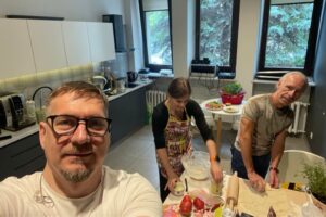 09.07.2025. Audycja „Stacja Wakacje - Smakuj Wakacje” w Radiu Kielce. Na zdjęciu: Stanisław Blinstrub, Dorota Wawrzycka - dietetyk i Marcin Przemirski / Fot. Stanisław Blinstrub - Radio Kielce