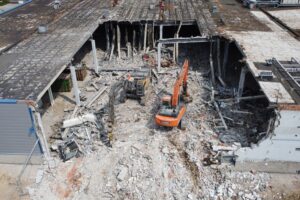 09.07.2025. Targi Kielce. Wyburzanie hali nr 7 / Fot. Targi Kielce - Facebook
