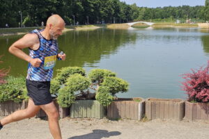 Biegacze terenowi rywalizowali w MOSiR Gutwin Run 2025 - Radio Kielce