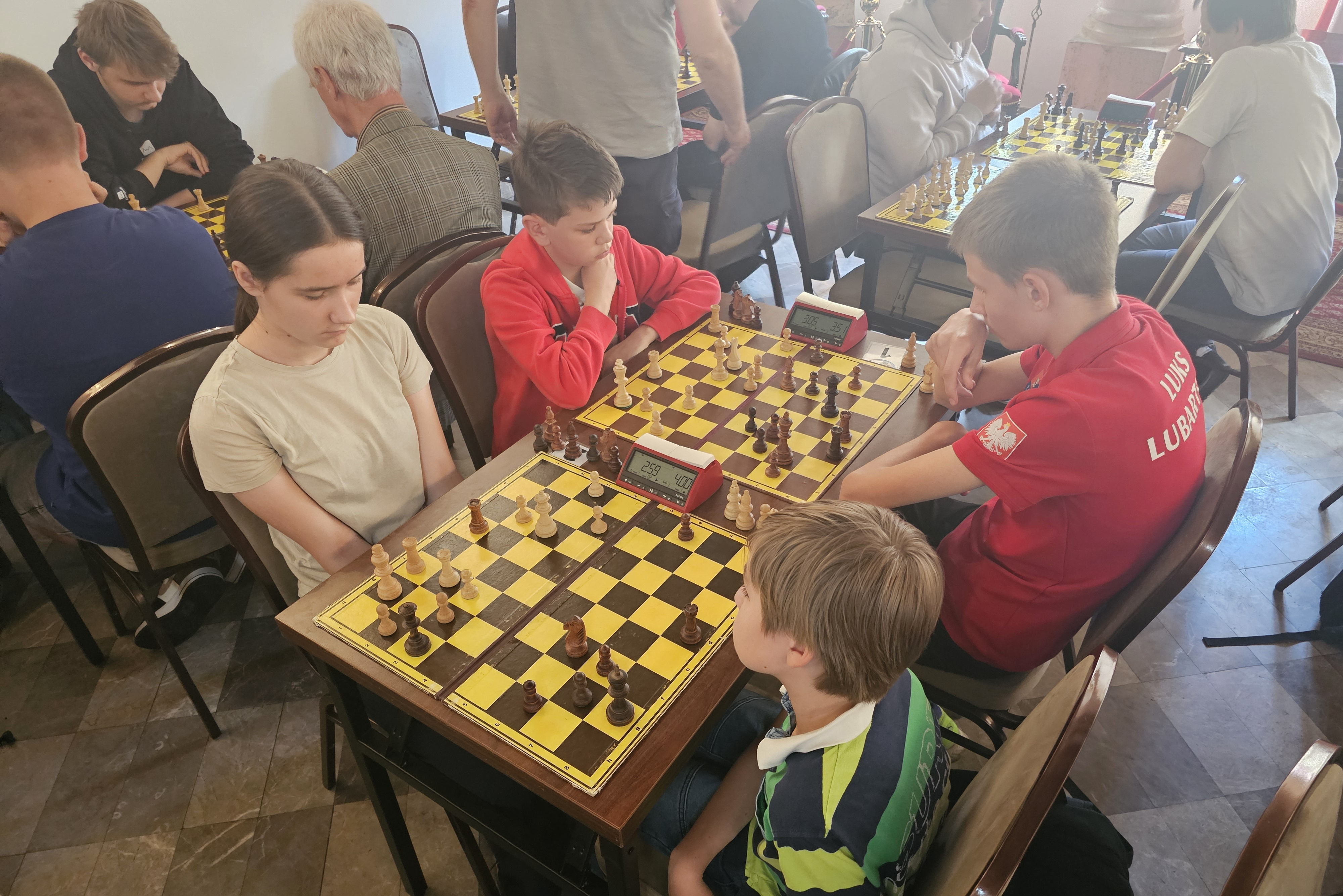 Szachiści opanowali Zamek w Chęcinach i Niemczówkę