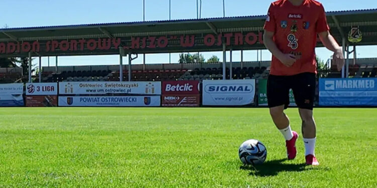 Utalentowany obrońca zagra w Pomarańczowo-Czarnych barwach