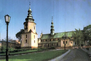 Lata 1995-1997. Kielce. Plac Najświętszej Marii Panny / źródło: fotopolska.eu