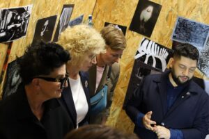 Kielce. Instytut Sztuk Wizualnych Uniwersytetu Jana Kochanowskiego w Kielcach. Wernisaż wystawy końcoworocznej studentek i studentów / Fot. Uniwersytet Jana Kochanowskiego w Kielcach