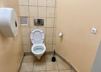 Coraz więcej przypadków dewastacji miejskich toalet