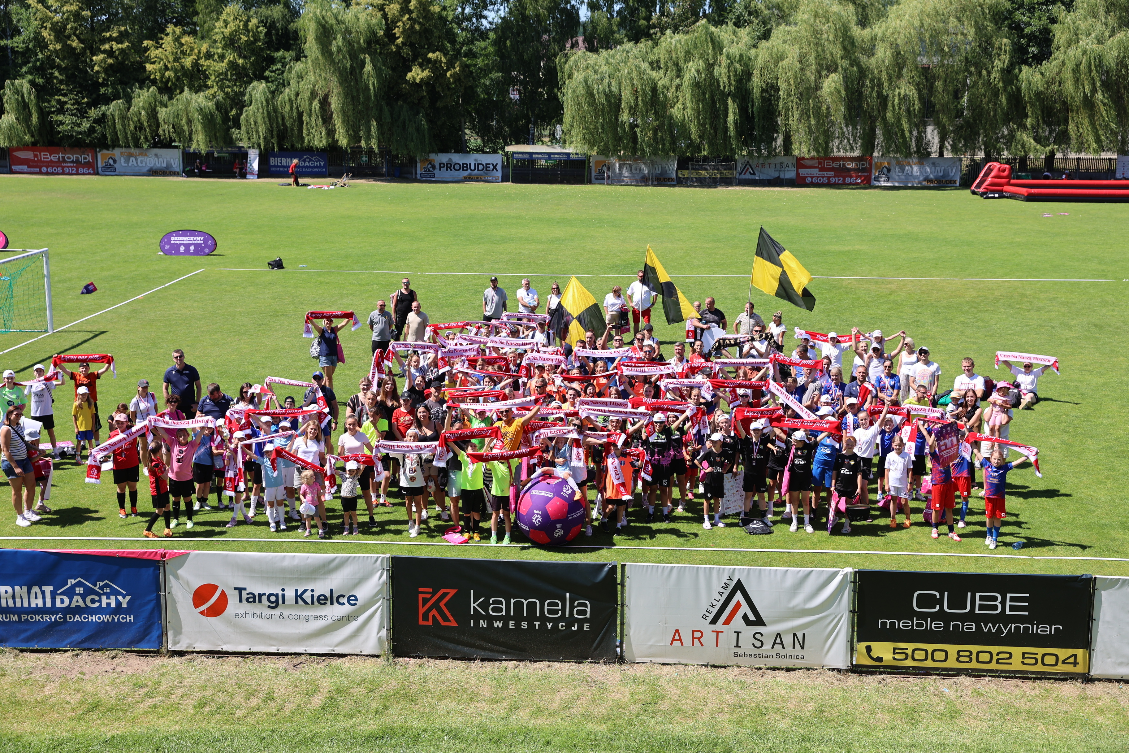 Dużo dobrej zabawy i świetna promocja piłki nożnej dziewcząt