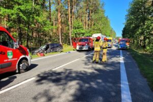 Samochód osobowy zderzył się z cysterną - Radio Kielce