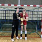 Na zdjęciu (od lewej): Nina Smelcerz i Julia Grzesista / Fot. Suzuki Korona Handball Kielce - Facebook
