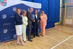 16.07.2025. Dwikozy. 12 gmin podpisało umowy na dofinansowanie wymiany przestarzałych źródeł energii cieplnej / Fot. Grażyna Szlęzak - Radio Kielce