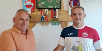 01.07.2025. Kazimierza Wielka. Na zdjęciu (od lewej): Grzegorz Domagała - prezes, Daniel Szelągowski / Fot. Sparta Kazimierza Wielka - Facebook