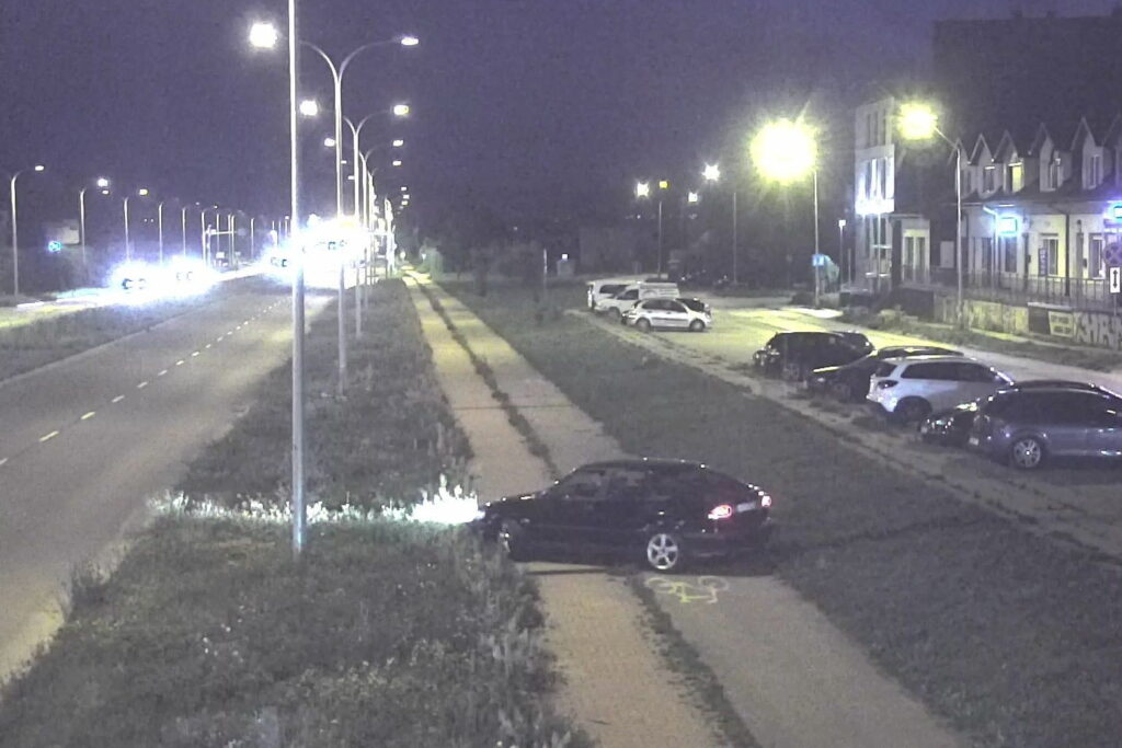 Pijany wjechał w latarnię. Teraz będzie tłumaczył się policji - Radio Kielce