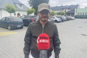 27.07.2025. Opatów. Plan filmu „Pogranicznik - pierwsza linia”. Na zdjęciu: Konrad Łęcki - reżyser / Fot. Grażyna Szlęzak - Radio Kielce