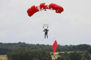26.07.2025. Masłów. Lotnisko. Obchody 80-lecia istnienia Aeroklubu Kieleckiego / Fot. Wiktor Taszłow - Radio Kielce