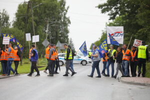 28.07.2025. Piekoszów. Protest kolejarzy / Fot. Wiktor Taszłow - Radio Kielce