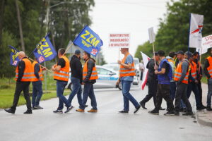 28.07.2025. Piekoszów. Protest kolejarzy / Fot. Wiktor Taszłow - Radio Kielce